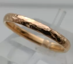 22ct Gold Ring - Planished. Size J